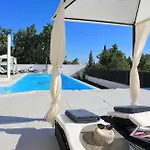 Awesome In Сasa de vacaciones Starigrad Paklenica