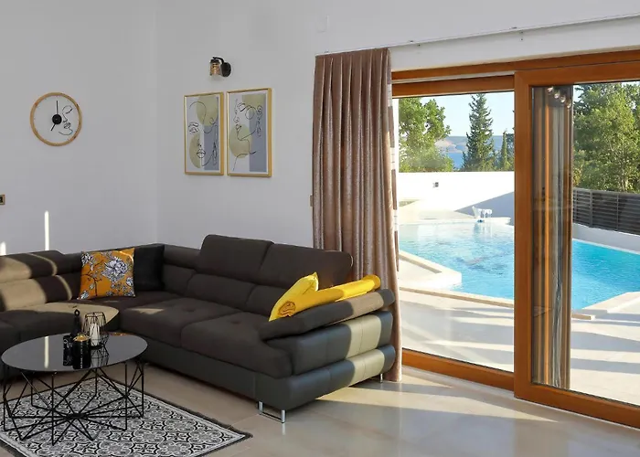 Awesome In Стариград-Пакленица