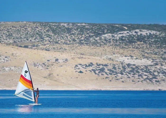 Дом отдыха Awesome In Стариград-Пакленица