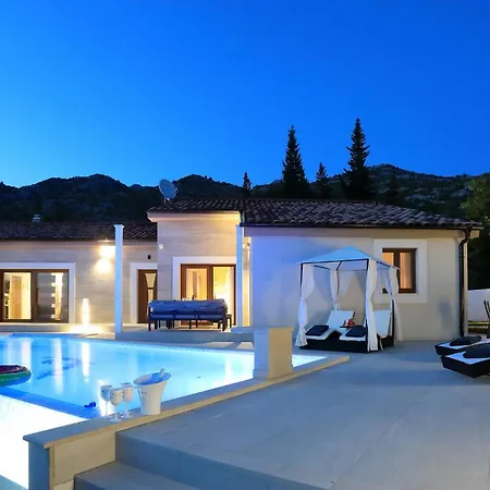 Awesome In Dom wakacyjny *