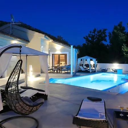 Stunning In With Wifi Casa de Férias Starigrad Paklenica