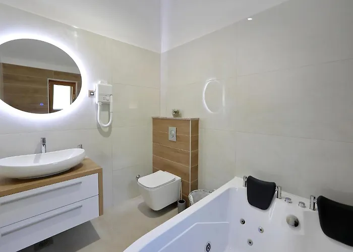 Awesome In 펜션 스타리그라드 파클레니차