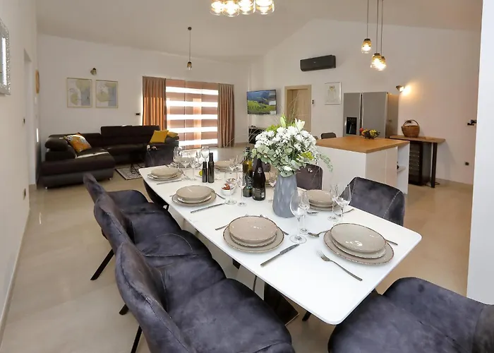 Σπίτι διακοπών Awesome In Starigrad Paklenica